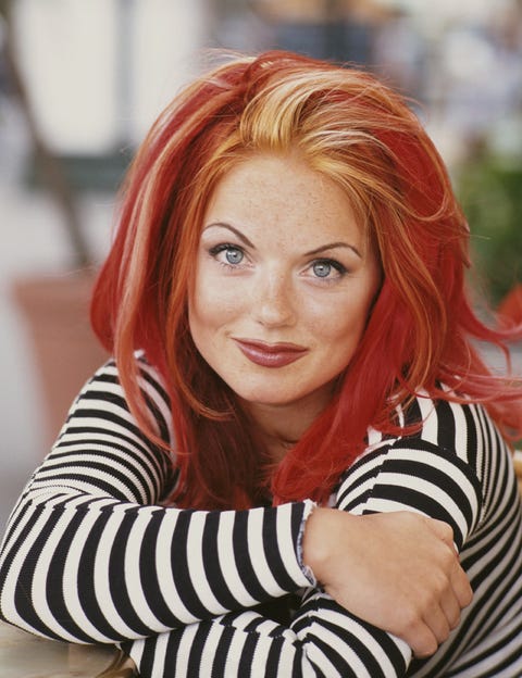 <p>La 'Ginger Spice' <strong>Geri Halliwell</strong> resume con este look algunas de las tendencias más populares de la década de los 90: labios perfilados, melenas pelirrojas en un tono irreal, cejas finísimas... Puede que hoy te parezca demasiado, pero entonces lo adorabas...</p>