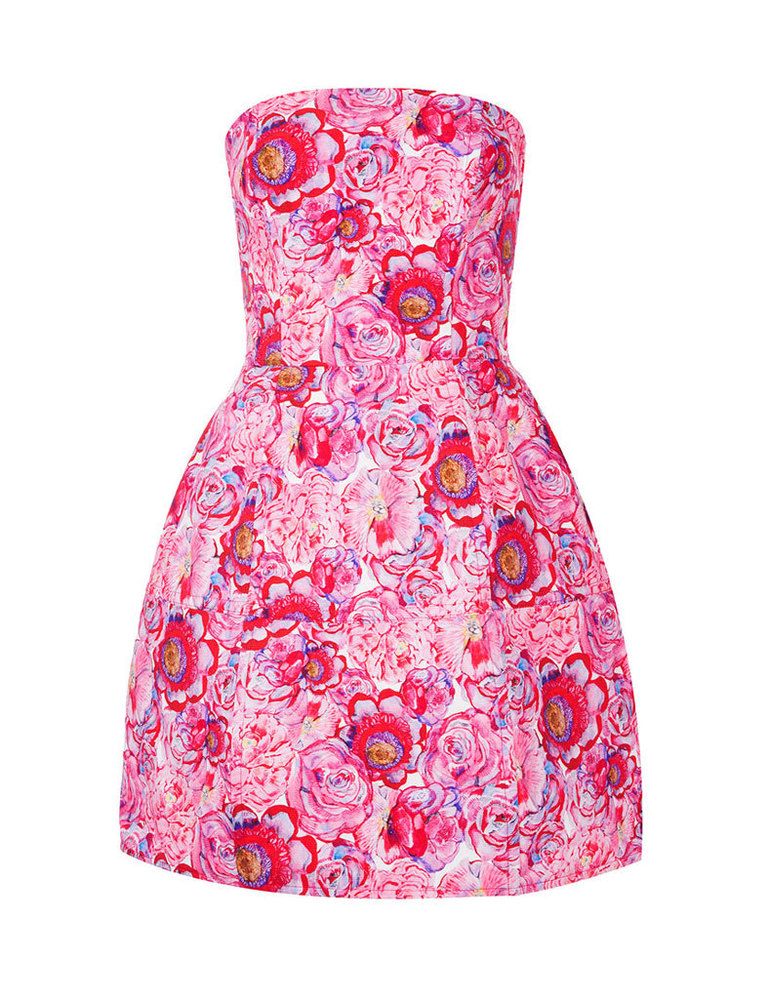 <p>Aunque no lo creas, este vestido rosa perfecto para una boda o look de noche, cuesta <strong>39 € en Topshop.</strong></p>