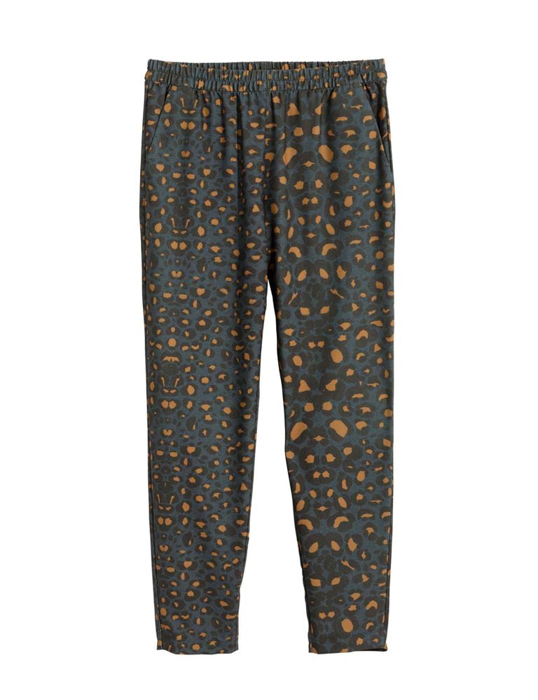<p>Pantalones de estilo harem con print animal de <strong>H&amp;M</strong>, por 13,99 €.</p>