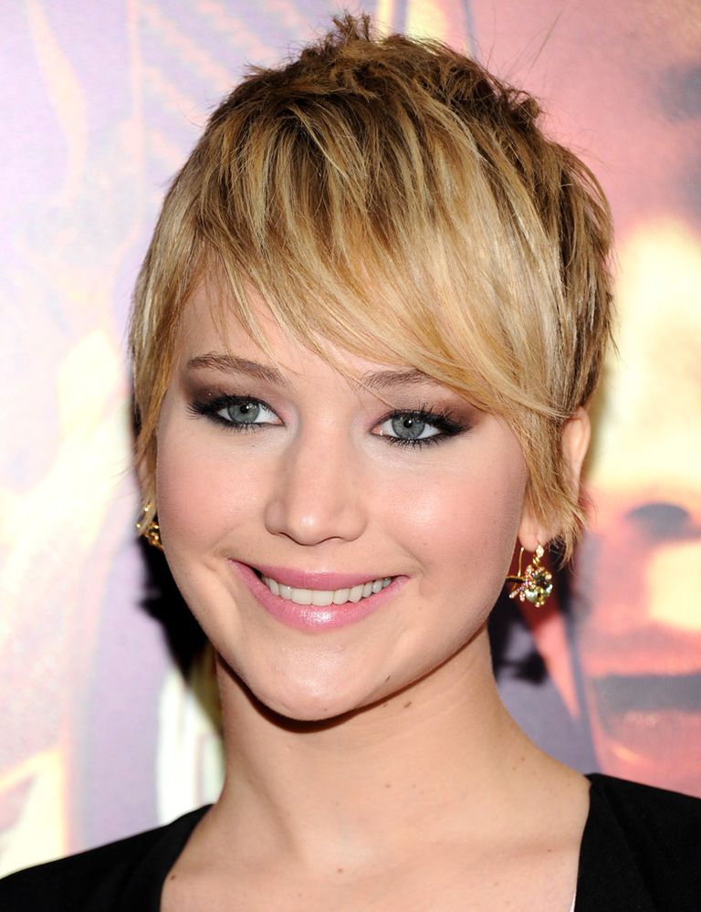 <p>Sí, también puedes apostar por el flequillo si tienes el pelo corto: así lo luce <strong>Jennifer Lawrence</strong>. </p>
