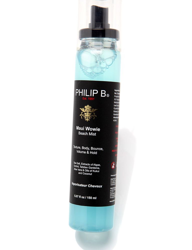 <p>'Mauie Wowie Beach Mist' (30 €), de <strong>Philip B</strong>.Con sal marina, extractos de algas, orquídea, gardenia de Tahití, Aloe Vera y aceite de coco. Fortalece el cabello y lo texturiza.</p>