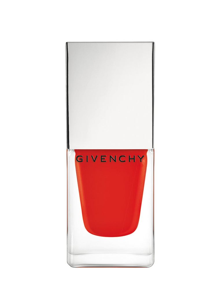 <p>'Vernis Croisiere' (21,50 €), de <strong>Givenchy</strong>. En el tono 'Mat Orange'.</p>