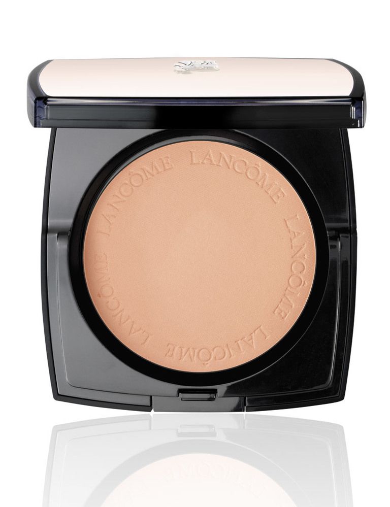 <p>'Belle de Teint' (44 €), polvos sublimadores de la tez enriquecidos con vitaminas y cafeína. De <strong>Lancôme</strong>.</p>