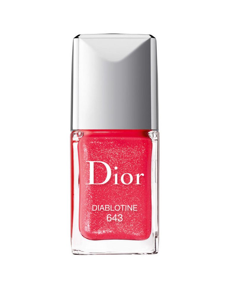 <p>'Dior Vernis'. laca de uñas en el tono 'Diablotine', rojo con destellos. De <strong>Dior</strong>. </p>
