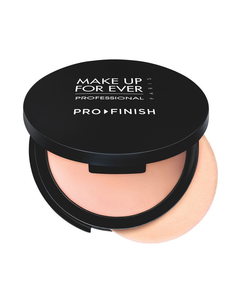 <p>'Pro Finish' (40 €), de <strong>Make Up For Ever</strong>. Maquillaje en polvo compacto con aloe vera y ácido hialurónico para mantener la piel hidratada.</p>