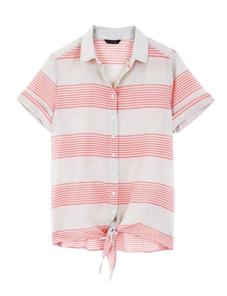 <p>Camisa de rayas de algodón y seda, de <strong>Massimo Dutti</strong> (45,95 €).</p>