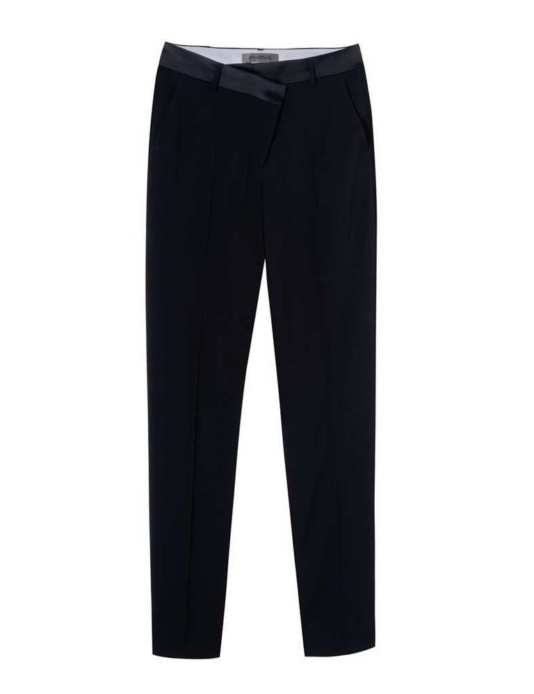 <p>Pantalones sastre con cintura de seda, de <strong>Sportmax</strong> (245 €).</p>