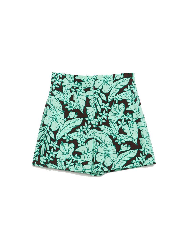 <p>Shorts estampados de<strong> Zara</strong>, 15,99 €.</p>