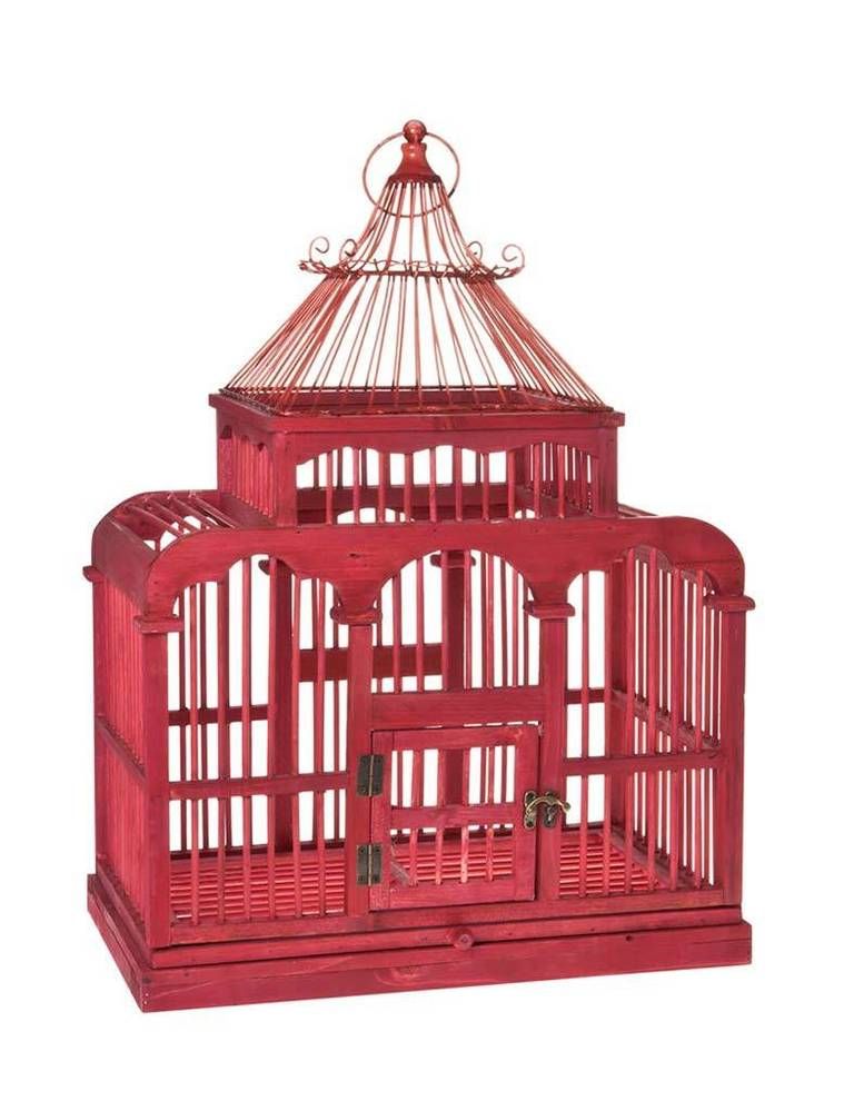 <p>Echa a volar tu imaginación y coloca esta jaula decorativa en un lugar estratégico de la casa. De <strong>Zara</strong> (59,99 €).</p>
