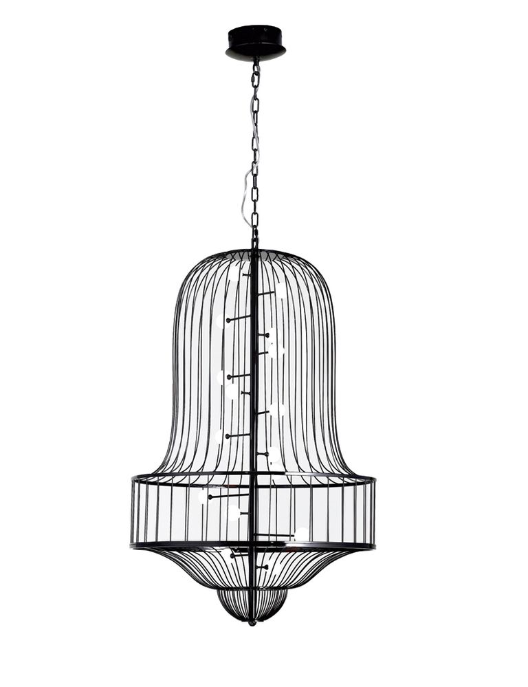 <p>Una jaula de acero con bombillas  que evocan luciérnagas es la esencia de la lámpara <i>Luciola,</i> de Novembre para Driade, 2.178 €. </p>
