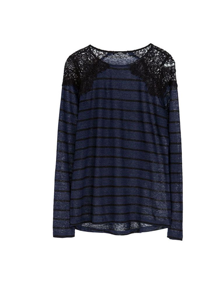 <p>Una camiseta que tiene tanto estilo que será un comodín de tu armario, es <strong>de Zara y cuesta 19,95 €.</strong></p>