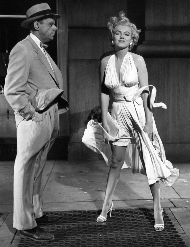 <p>Para las imitadoras y fans de Marilyn Monroe no puede faltar una foto con la falda levantada en la rejilla de aire del metro donde la actriz protagonizó su escena más conocida en <i>La tentación vive arriba</i>. Se encuentra en Lexington Avenue y la calle 52.</p>