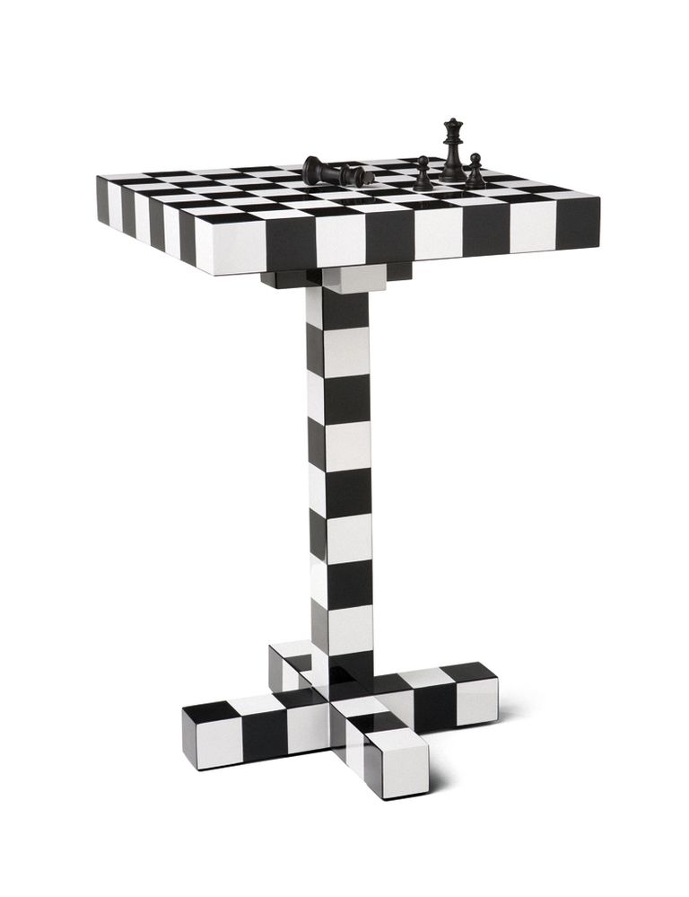 <p>La mesa Chess para Moooi da juego... ¿apetece una  partida?</p>