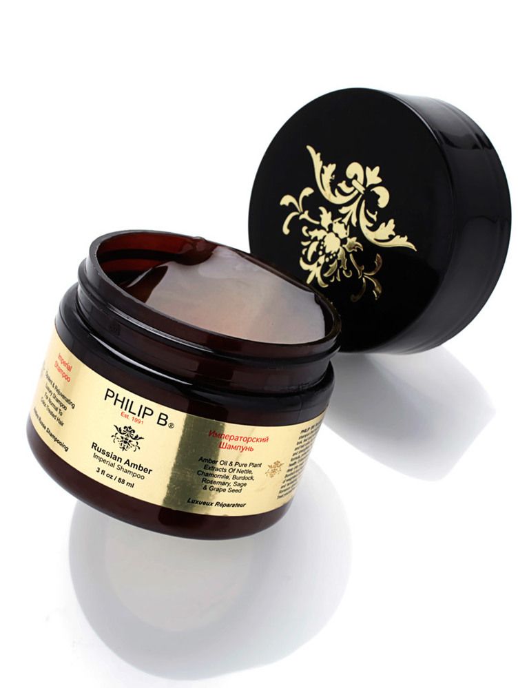 <p>'Russian Amber Imperial Shampoo' (60 €). Rejuvenece y revitaliza el cabello dañado químicamente.</p>