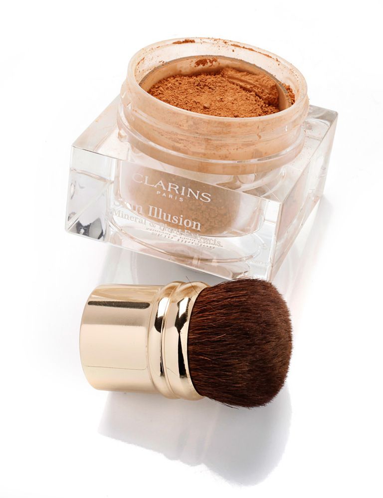 <p>'Skin Illusion Fond de Teint' (37,25 €), de <strong>Clarins</strong>. Maquillaje mineral iluminador e hidratante.</p>