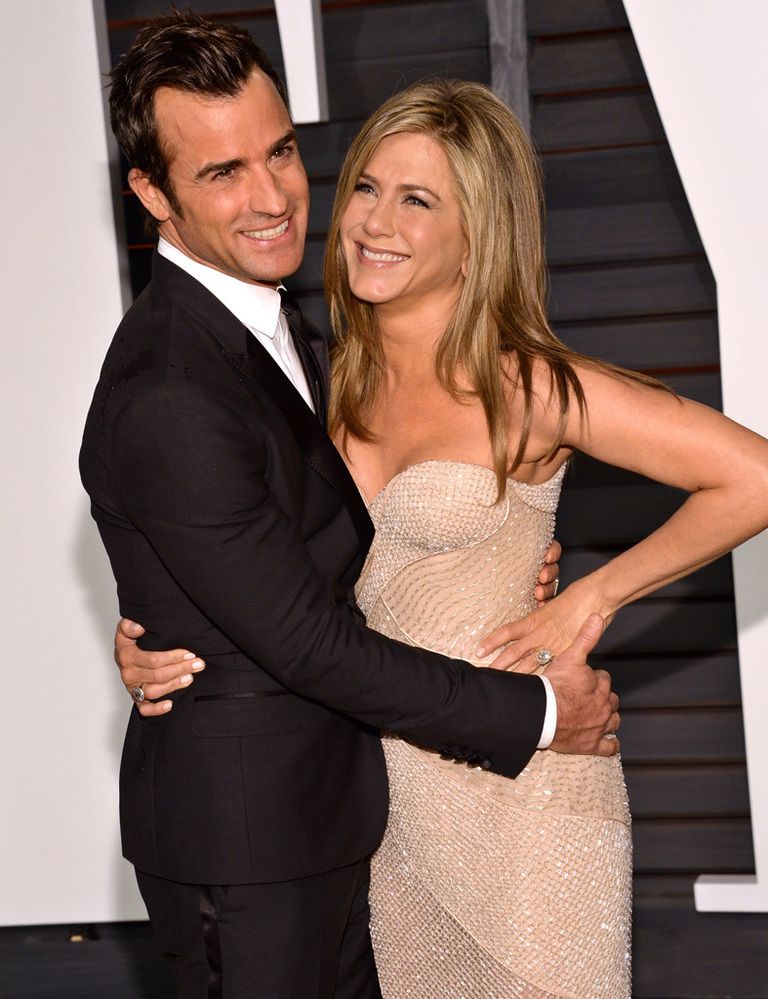 <p>Tras cuatro años de relación, Jennifer Aniston y Justin Theroux dieron la sorpresa celebrando un boda secreta en su casa de Bel Air, en Los Ángeles.&nbsp;</p><p>&nbsp;</p>
