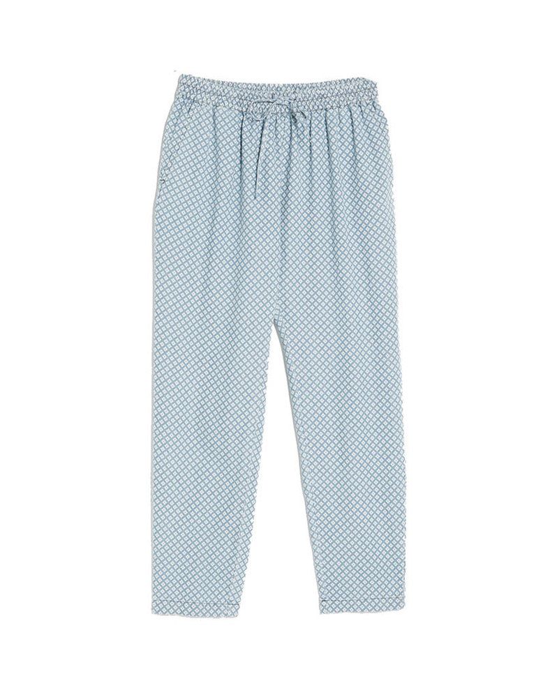 <p>Pantalones harem azules de<strong>&nbsp;Mango</strong>, 29,99 €.</p>