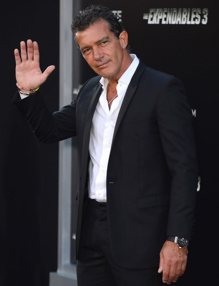 <p>&nbsp;</p><p>Siempre ha sido guapo, pero los años le han sentado &nbsp;muy bien. Tras su separación de Melanie Griffith <strong>vuelve a estar ilusionado con la joven holandesa Nicole Kimpel</strong>. 35 años de carrera y 93 películas le han traído el reconocimiento de la Academia del Cine con su Goya de Honor, que recogerá el próximo 8 de febrero.</p><p>&nbsp;</p>