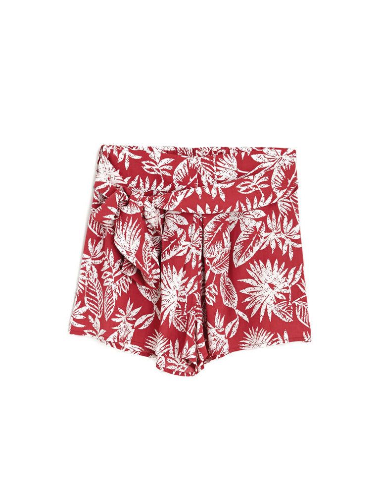 <p>'Shorts' con estampado de estilo tropical y lazada a la cintura, de <strong>Oysho</strong> (22,99 €).</p>