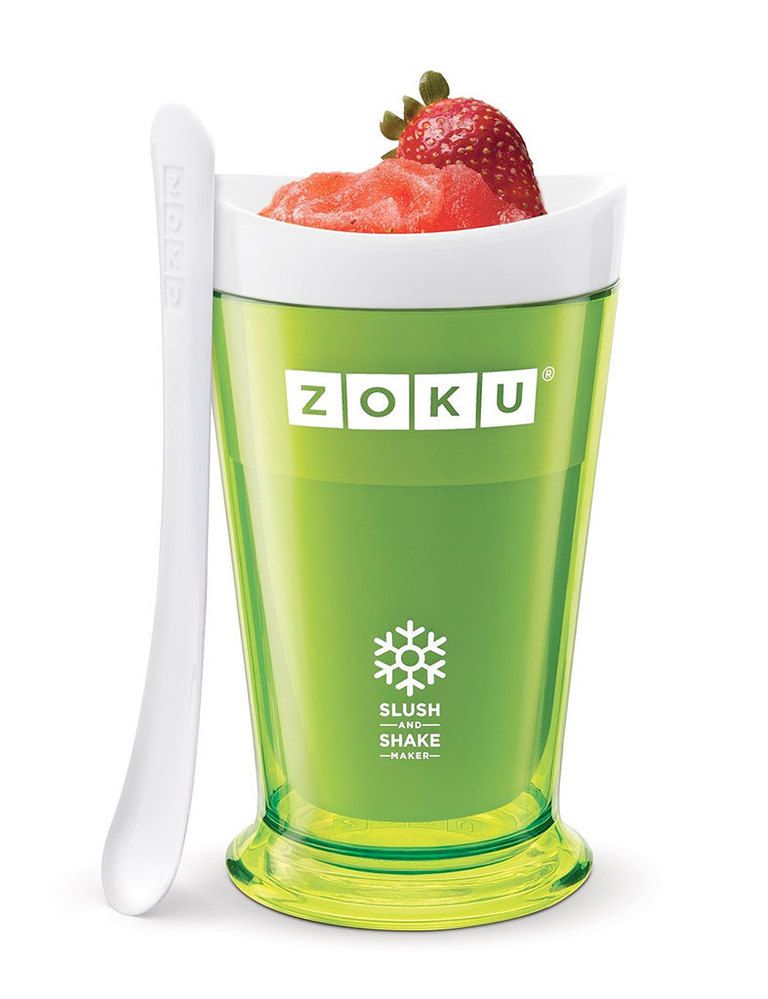 <p>7 minutos. Eso es lo que tardarás con este gadget en hacer unos granizados de estrella Michelin. Prueba con zumos, leche, yogur, refrescos… (sí, para mojitos también vale) y te sorprenderá el resultado. Funciona sin electricidad, cuesta 19,90 € y es de la marca <a href="http://www.zokuhome.com/collections/all/products/slush-shake-maker" target="_blank">Zoku.</a></p>