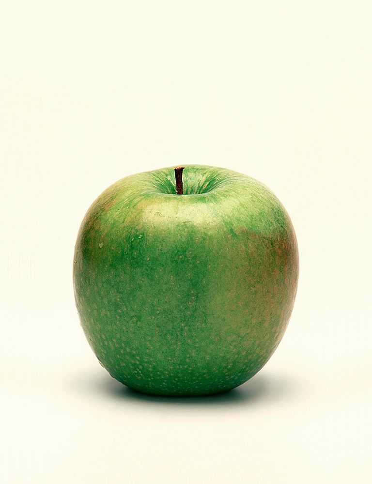 <p>La piel de las manzanas contiene ácido ursólico, una sustancia que algunos estudios han vinculado a la mayor presencia de masa muscular y a la reducción de grasa, colesterol y triglicéricos.</p>