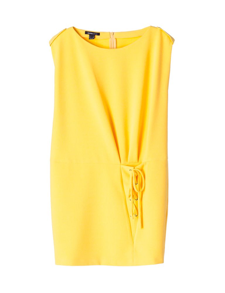 <p>Vestido amarillo de&nbsp;<strong>Suiteblanco</strong>, 29,99 €.</p>