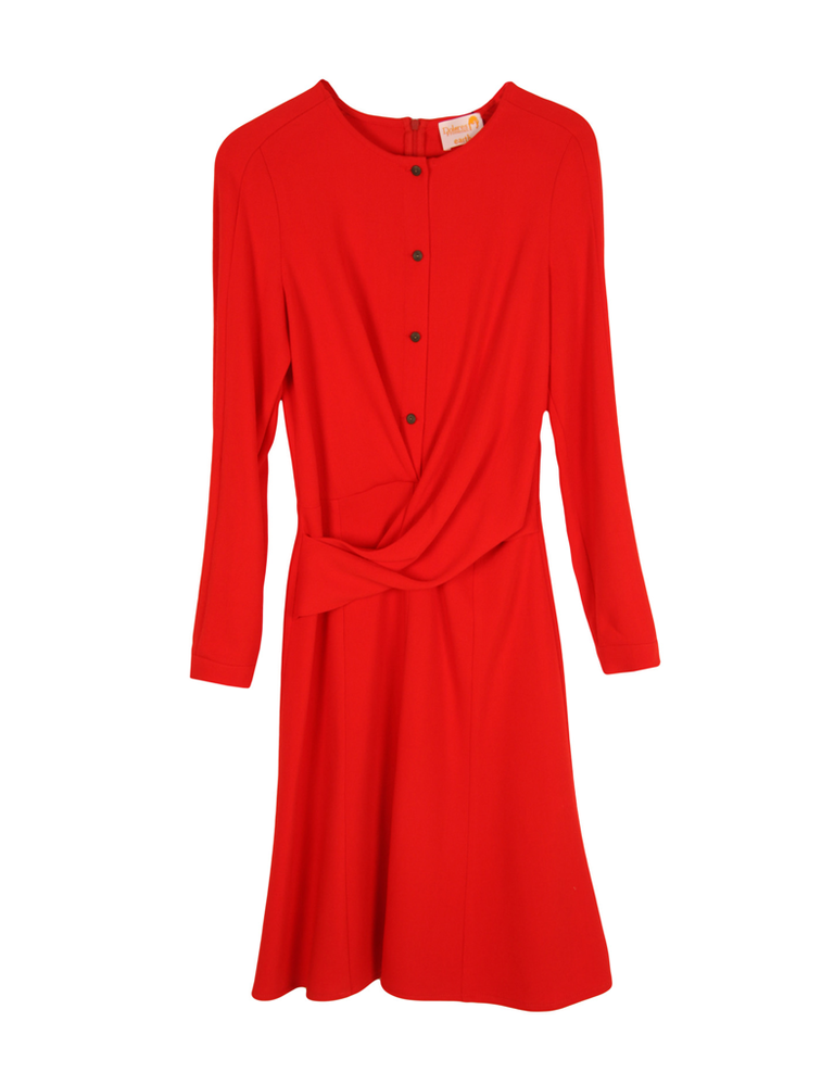 <p>Vestido rojo de manga larga de&nbsp;Dolores Promesas, 199,90 €.</p>