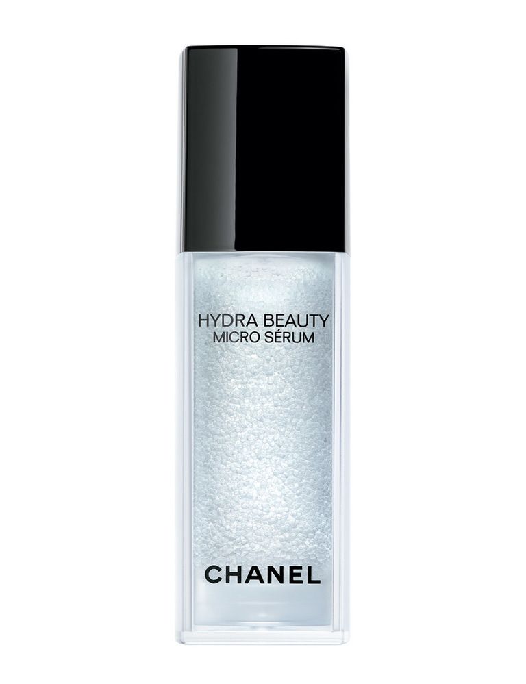 <p>&nbsp;'Hydra Beauty Micro Serum' (82 €), de <strong>Chanel</strong>, es el primer suero con burbujas de camelia que se funden con la piel y la refrescan. </p>