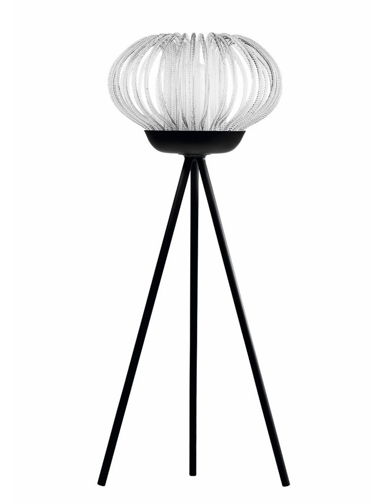 <p>Esta lámpara maravillosa integra la colección Saule, con finas tiras de cristal trenzadas. También las hay de sobremesa y de techo, editadas por Cristal Saint-Louis.</p>