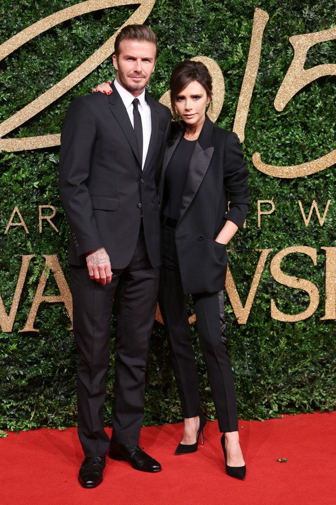 <p>El matrimonio formado por <strong>David y Victoria Beckham</strong> no faltaron a los premios. David eligió un elegante traje de <strong>Burberry</strong>.</p>