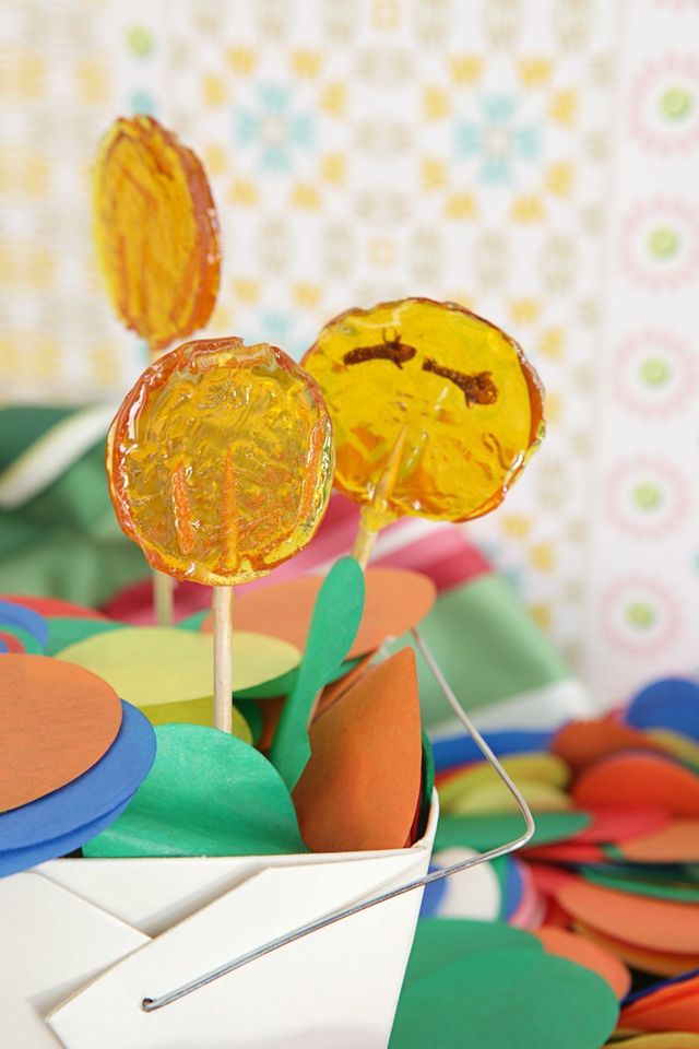 Amber, Colorfulness, Coin, Circle, Paper product, Paper, Art paper, Polka dot, Construction paper, Craft, 