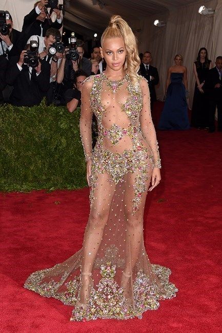 <p>¿Quién luce mejor un 'naked dress' que <strong>Beyonce</strong>?</p>