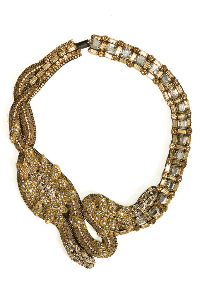 <p>Collar de serpiente de <strong>Barbara Bui</strong> (895 euros).</p>