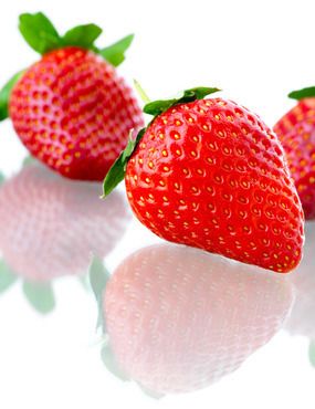 Strawberry, Strawberries, Fruit, Food, Berry, Natural foods, Plant, Produce, Frutti di bosco, Accessory fruit, 