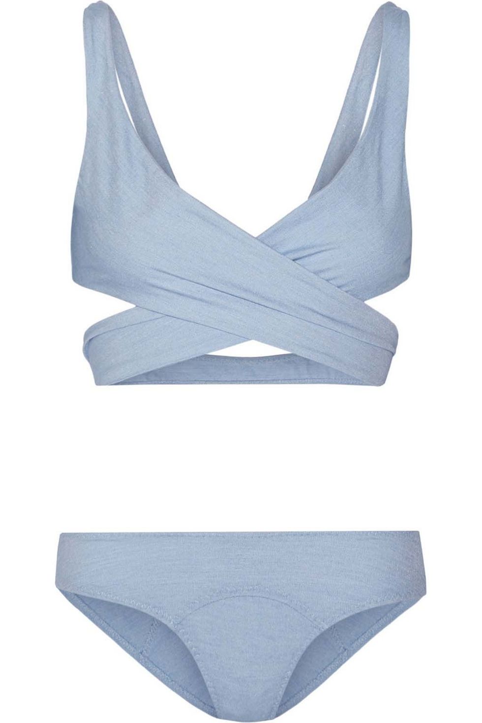 <p>Bikini con parte superior estilo 'bralet' cruzado en azul cielo, de <strong>Lisa Marie Fernandez</strong> (425 €).</p>