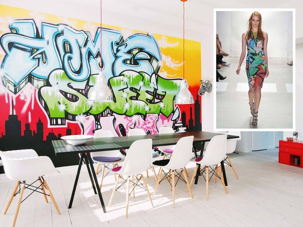<p>El grafiti ha triunfado en las pasarelas, véase este vestido ajustado de Nicole Miller, y también lo hace en este vanguardista apartamento de Copenhague, donde protagoniza la pared del comedor. Desde 111 €/noche.</p>