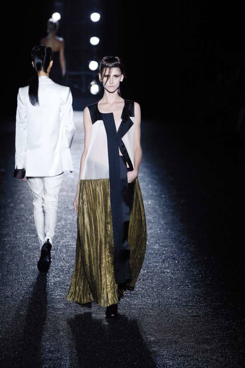 <p>Desfile:&nbsp;&nbsp;Haider Ackermann. <strong>Paris Fashion Week.</strong></p>
