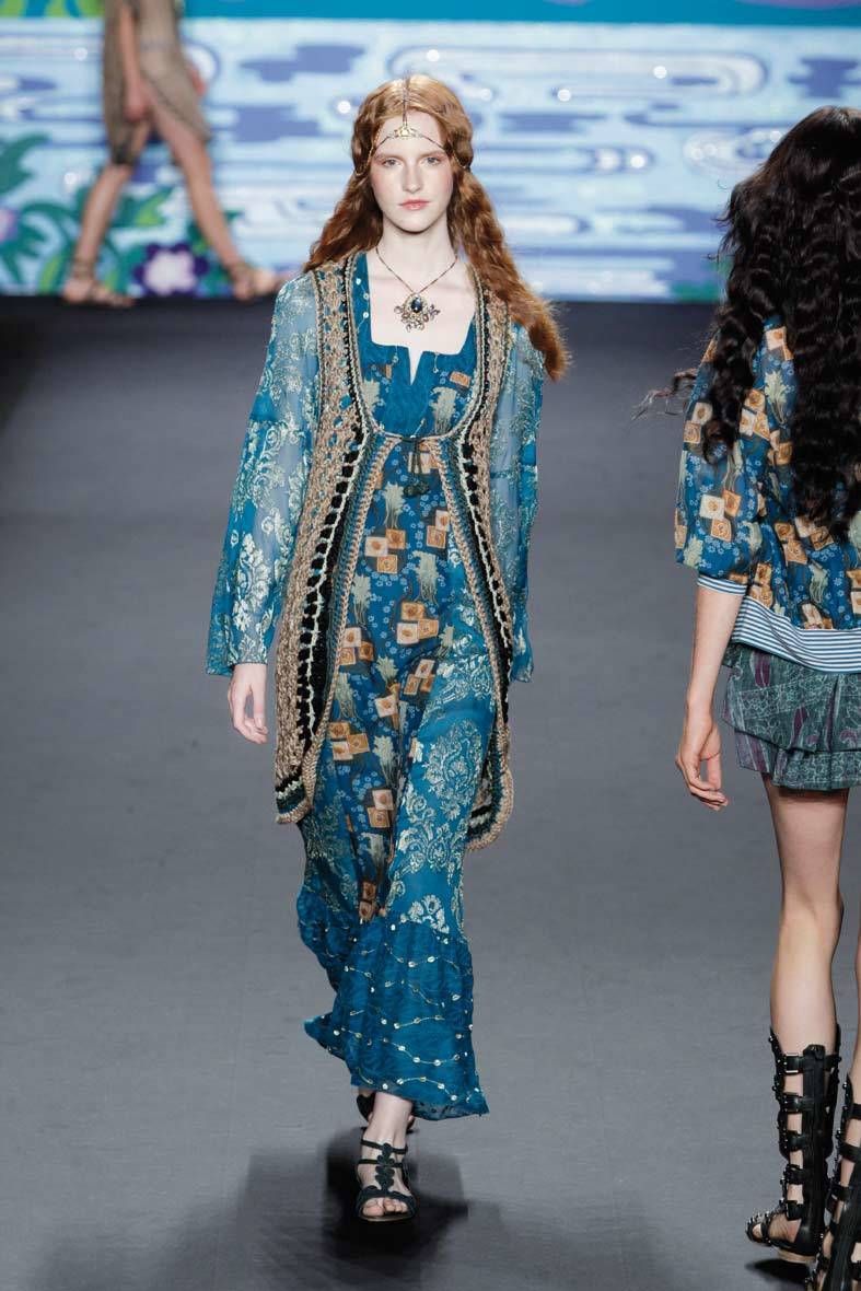 <p>Diseñador: Anna Sui.<strong> New York Fashion Week.</strong></p>