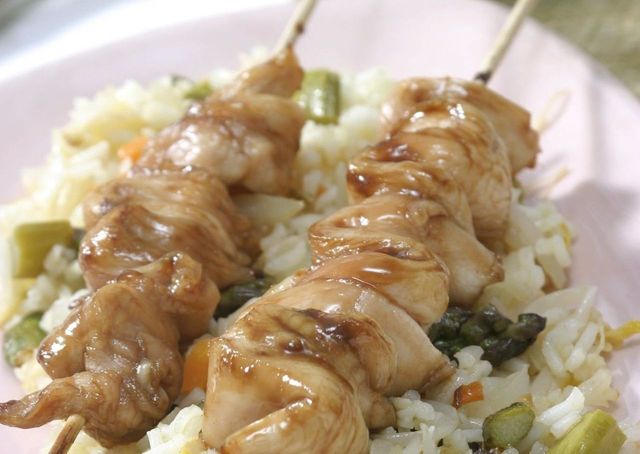 Food, Cuisine, Dish, Ingredient, Skewer, White rice, Recipe, Steamed rice, Rice, Cooking, 