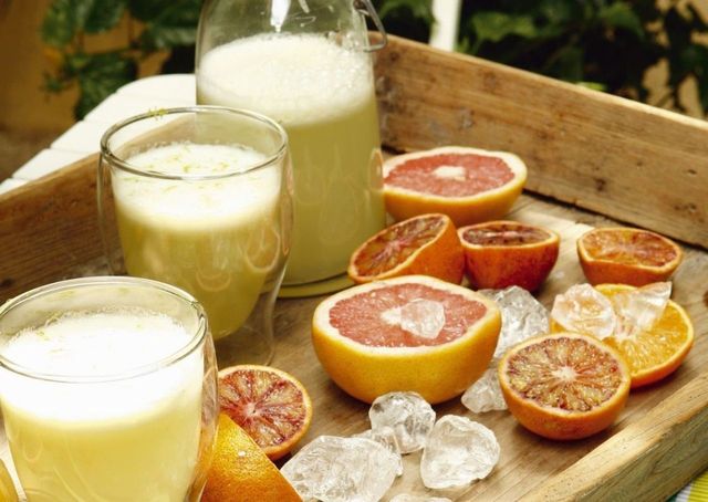 Liquid, Drink, Citrus, Ingredient, Fruit, Tableware, Juice, Tangerine, Drinkware, Citric acid, 