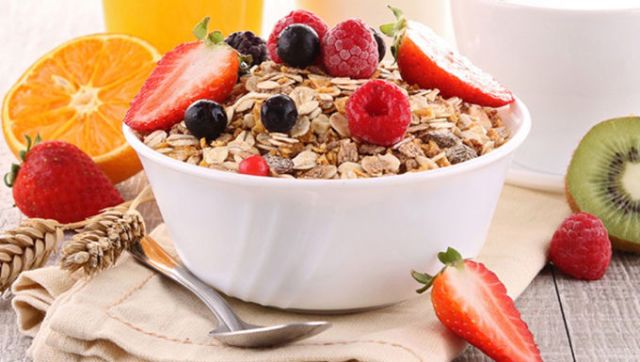 Dish, Food, Cuisine, Breakfast cereal, Meal, Breakfast, Fruit salad, Ingredient, Muesli, Vegetarian food, 