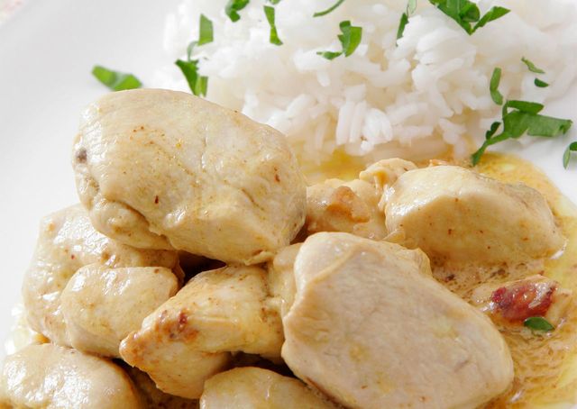 Food, Steamed rice, White rice, Rice, Ingredient, Jasmine rice, Cuisine, Dish, Recipe, Chicken meat, 