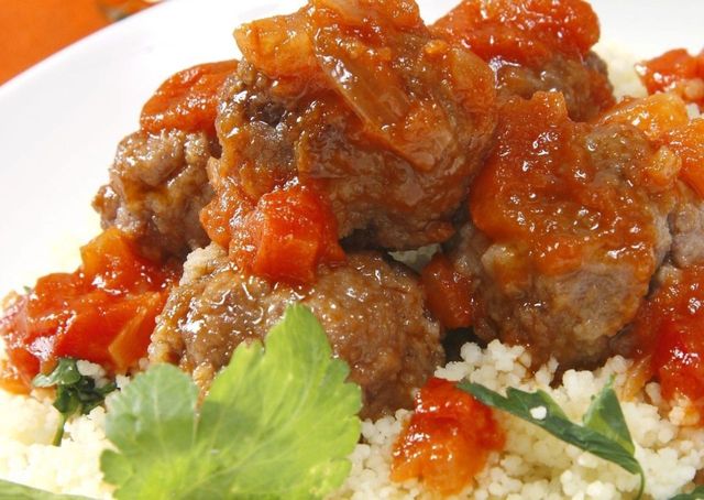 Food, Steamed rice, Cuisine, Dish, White rice, Ingredient, Rice, Jasmine rice, Meat, Recipe, 