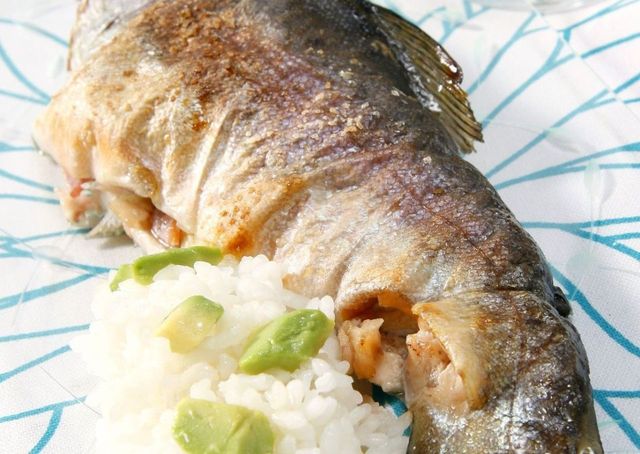 Food, Steamed rice, Cuisine, White rice, Ingredient, Rice, Dish, Seafood, Fish, Recipe, 