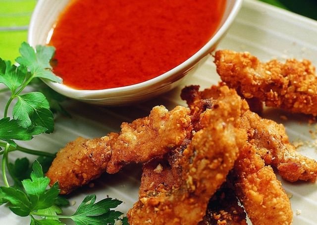 Food, Fried food, Ingredient, Finger food, Sauces, Dish, Ketchup, Condiment, Chutney, Chicken meat, 