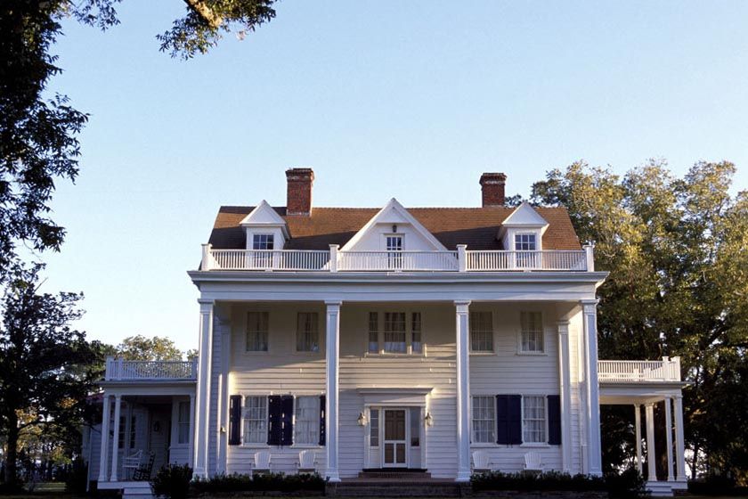 <p>Not only can we thank this plantation-style home for reuniting&nbsp;Noah and Allie, but we don't think it's a stretch to say it's&nbsp;one of the most memorable homes from any movie — ever.&nbsp;And that's sayin' something.&nbsp;<span class="redactor-invisible-space" data-verified="redactor" data-redactor-tag="span" data-redactor-class="redactor-invisible-space"></span></p>