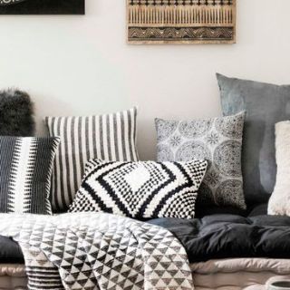 Room, Textile, Interior design, White, Wall, Style, Pillow, Cushion, Living room, Throw pillow, 