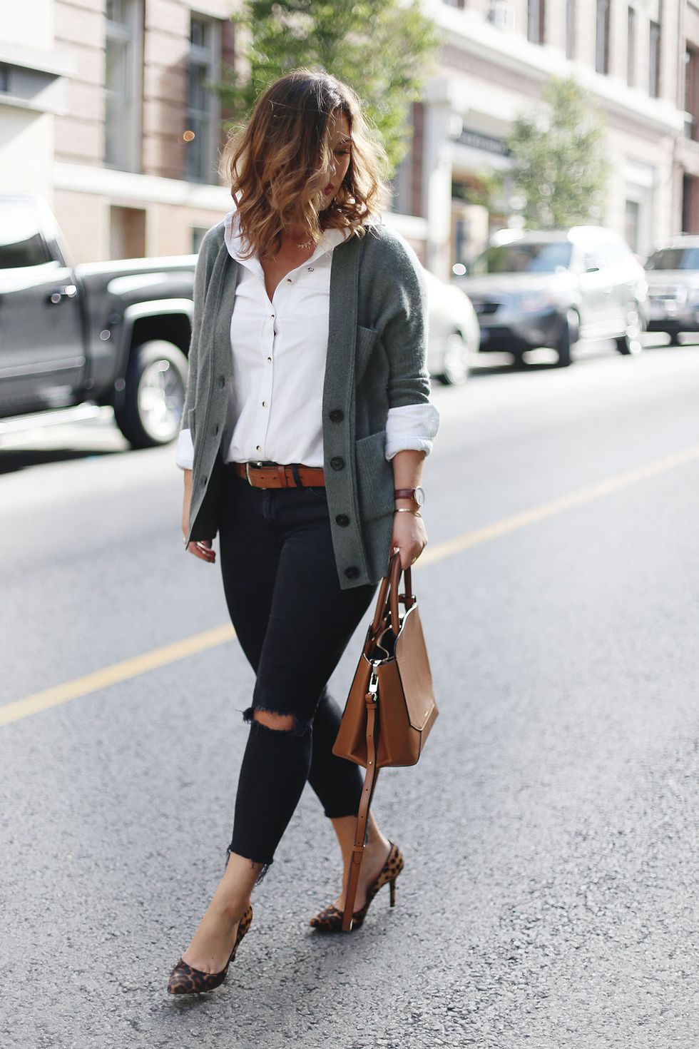 Clothing, Street fashion, White, Fashion, Blazer, Footwear, Outerwear, Snapshot, Brown, Ankle, 