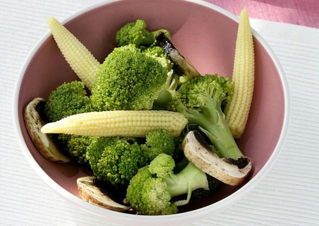Whole food, Vegan nutrition, Natural foods, Food, Ingredient, Vegetable, Produce, Food group, Leaf vegetable, Broccoli, 