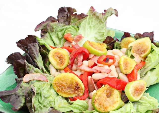 Food, Vegetable, Leaf vegetable, Produce, Ingredient, Salad, Vegan nutrition, Food group, Garden salad, Natural foods, 